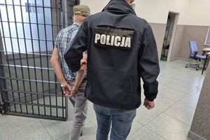 Groził, że spali żonę i dom. 64-latek zatrzymany przez policję