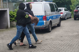 Zginęli we własnym domu. Ich syn usłyszał zarzuty podwójnego zabójstwa