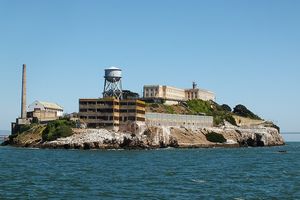 Alcatraz dla migrantów