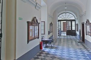 Symbol Polski zniknął z Auli Leopoldina. W jego miejscu twarz rozbiorcy