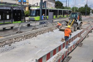 Plac Jedności Słowiańskiej w Olsztynie pod kontrolą. Drogowcy wrócili do centrum [ZDJĘCIA]