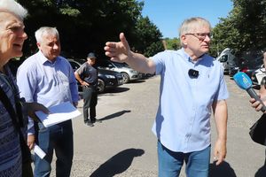 Kozioł się uparł i parkingu nie oddał [ZDJĘCIA]