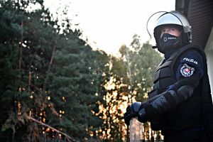 Wyścig z czasem – mundurowi z Lubaczowa pomogli rodzącej kobiecie dotrzeć do szpitala