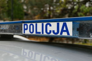 Seniorka wjechała w ogródek kawiarniany w centrum miasta
