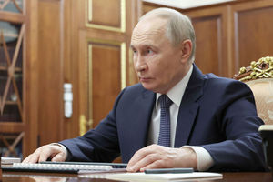 Putin dezinformator. Jak samiec Alfa stał się pobożnym chrześcijaninem