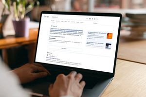 AI przekształca wyszukiwanie i pozycjonowanie - koniec ery kliknięć, początek GEO