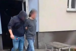 28-latek zabił rodziców, próbował uciec z kraju