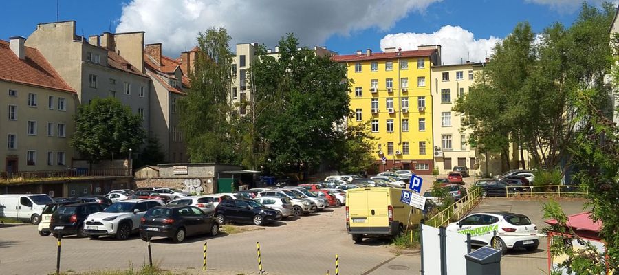 Parking przy ul. 22 Stycznia w Olsztynie