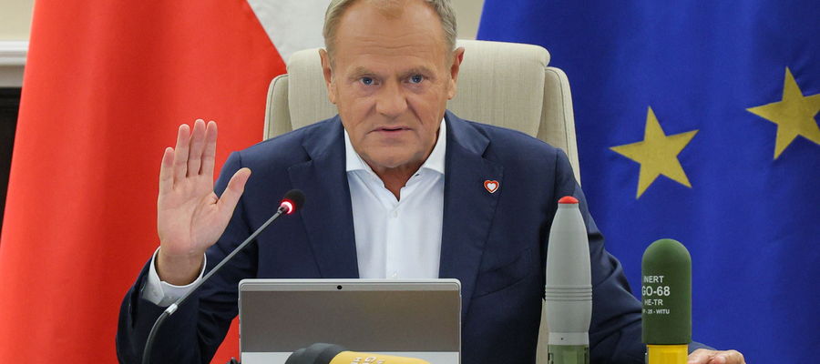 Premier Donald Tusk podczas posiedzenia rządu w Kancelarii Prezesa Rady Ministrów w Warszawie, 29 bm.