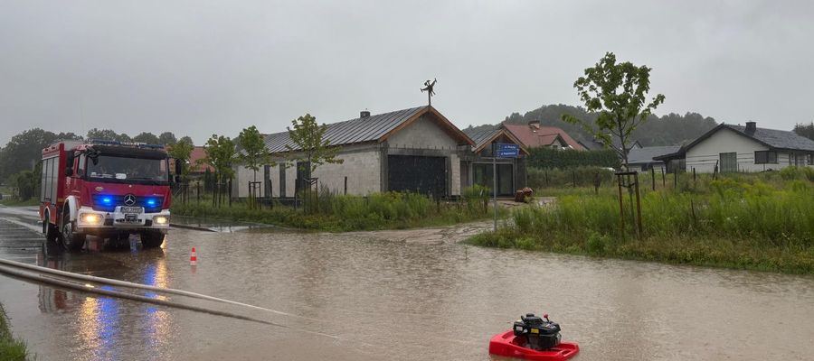 Podtopienia w powiecie nidzickim. Strażacy w akcji