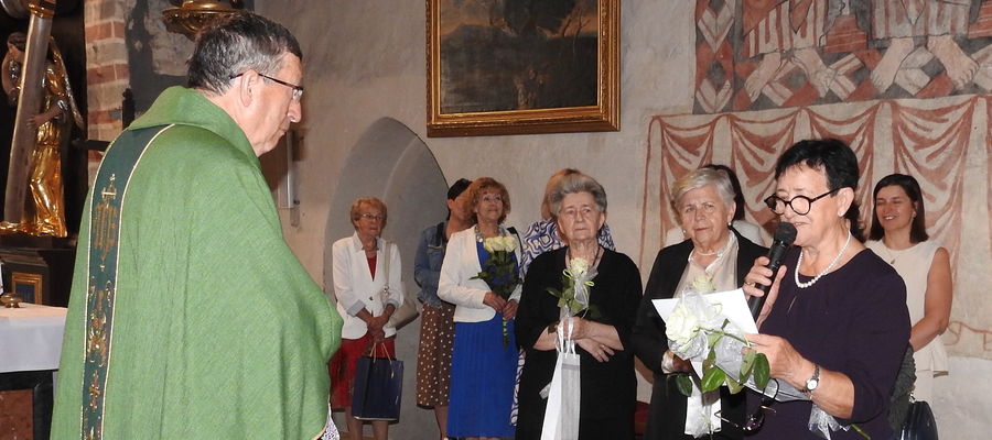 Delegacje żegnają i dziękują za posługę ks. Zbigniewa Markowskiego