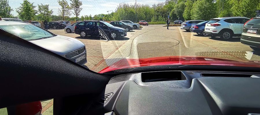 Jeden z parkingów przy CRS Ukiel w Olsztynie