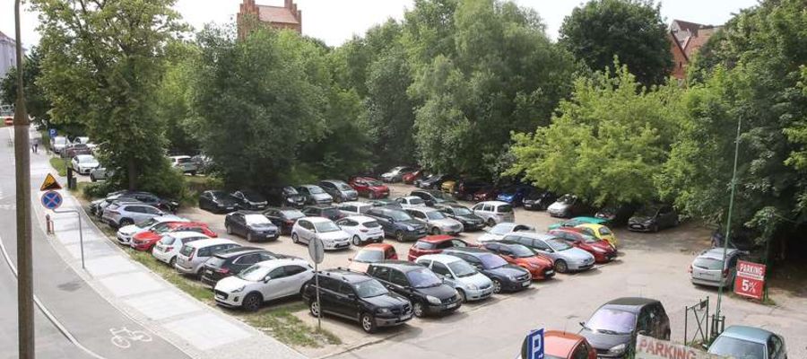 Parking przy ul. Nowowiejskiego w Olsztynie