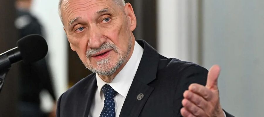 Czy Macierewicz straci immunitet? Prokuratura nie odpuszcza