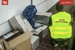 210 tysięcy sztuk papierosów bez akcyzy. Przemytnicy wpadli w powiecie piskim 