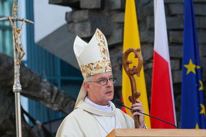 Biskup Lechowicz: Powstańcy uczą, że nie wolno godzić się na zło
