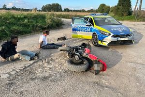 Pijany motocyklista uciekał przez policją