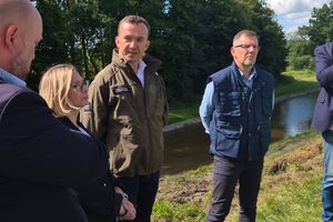 Awaria na Kanale Elbląskim. Skarpa osunęła się na pochylni Kąty – ruszają pilne naprawy