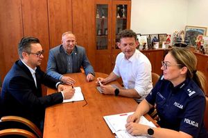 Policja dementuje: w powiecie nowomiejskim nie ma „nielegalnych transportów” cudzoziemców