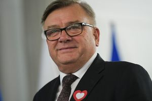Żona posła PO z półmilionową dotacją na hotel. On wcześniej krytykował 500 plus





