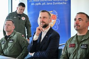 Szef MON zabrał głos ws. niezidentyfikowanego obiektu. Podał trzy możliwe opcje