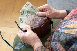 Opłaca się pracować po emeryturze? ZUS odpowiada na najczęstsze pytania