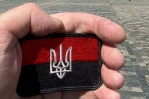 Ukraina straszy Polskę ws. flagi banderowskiej