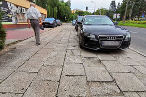 Równiej, bezpieczniej, wygodniej – chodnik przy Kętrzyńskiego zyska nowe oblicze [ZDJĘCIA]
