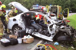 Tragiczne wieści po wypadku w Ługwałdzie. Nie żyje 17-latek i jego ojciec  [ZDJĘCIA]