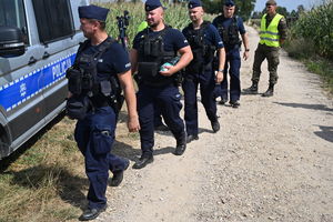 Oględziny miejsca upadku drona w Osinach będą kontynuowane