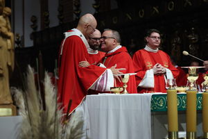 Nuncjusz: pasterze Kościoła nie powinni dać się zastraszyć