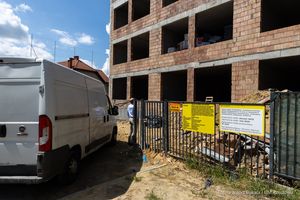 Rośnie nowa część szkoły przy Miodowej