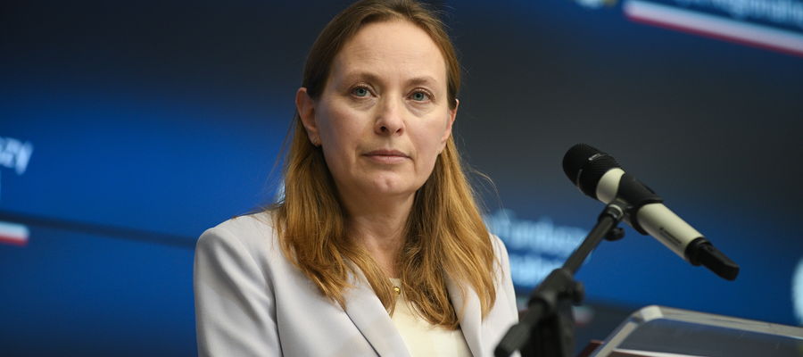 Minister funduszy i polityki regionalnej Katarzyna Pełczyńska-Nałęcz podczas konferencji prasowej w siedzibie resortu w Warszawie.
