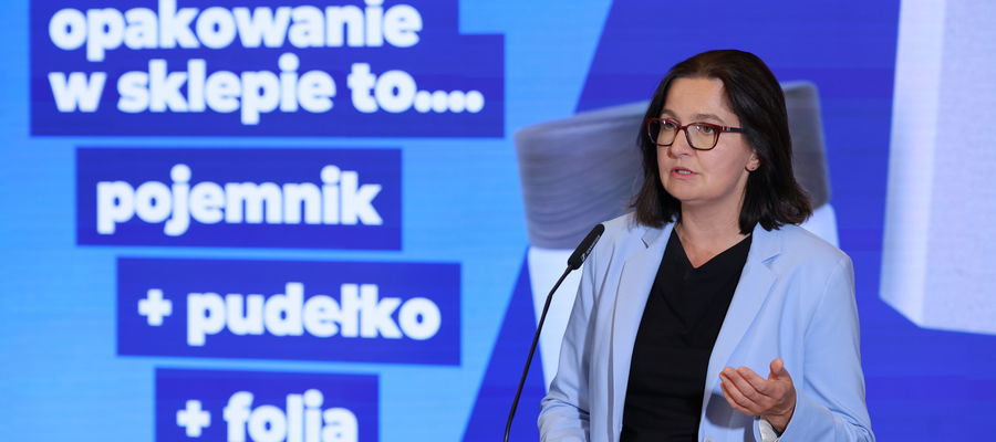 Wiceminister klimatu i środowiska Anita Sowińska podczas konferencji prasowej, 20 bm. w siedzibie ministerstwa w Warszawie.