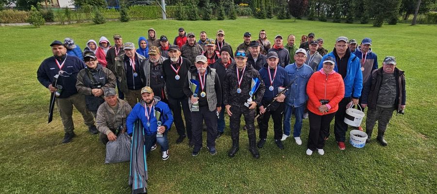 Ryba brała w Lubawie. Henryk Jurkiewicz z Pucharem Burmistrza