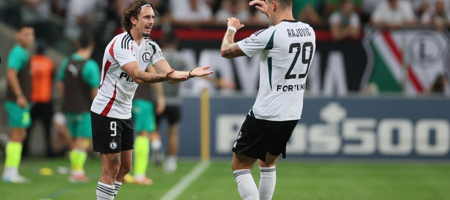 Migouel Alfarela (z lewej) i Milet Rajovic (Legia)