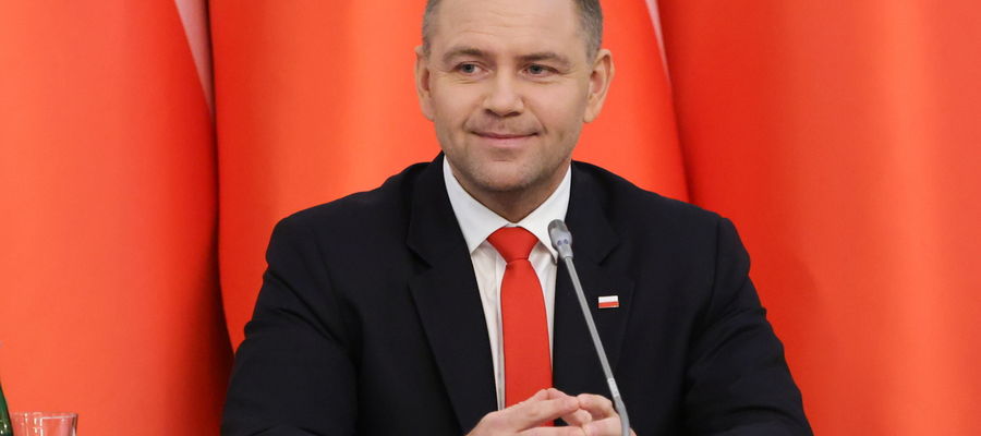 Prezydent RP Karol Nawrocki podczas posiedzenia Rady Gabinetowej w Pałacu Prezydenckim w Warszawie