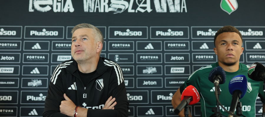 Trener Legii Edward Iordanescu i obrońca Steve Kapuadi 