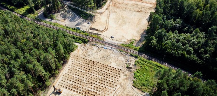 [DRON] Co się dzieje na placu budowy wylotówki na Warszawę?
