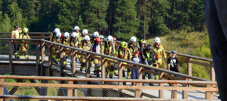 Ostatnia wspinaczka strażaków na wieżę widokową na Kurzej Górze
