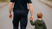 Trzylatek pił wodę z kałuży, ojciec pijany