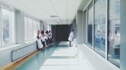 Szpitale toną w długach: opozycja bije na alarm