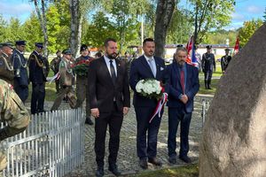 Uroczystości w Kamińsku upamiętniły 86. rocznicę wybuchu II wojny światowej