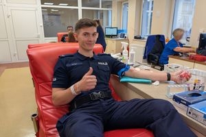 Policjanci z Warmii i Mazur odpowiedzieli na apel RCKiK w Olsztynie i oddali krew