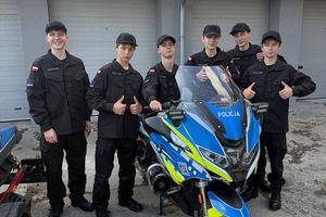 Uczniowie mogli zobaczyć pracę policjantów "od środka"