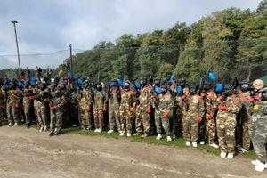 Był paintball i zjazd tyrolką nad jeziorem... 