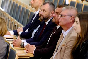 Sprzęt dla powiatu i gminy z rządowego programu