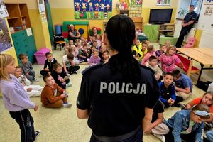 Kętrzyn: policjanci uczą dzieci, jak bezpiecznie dotrzeć do szkoły