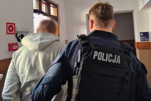 Poszukiwany 44-latek zatrzymany i osadzony na 100 dni