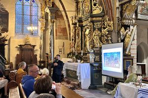 [ZDJĘCIA] Ksiądz, biblista, przyjaciel ludzi. Premiera książki ks. Kossowskiego w Nowym Mieście 